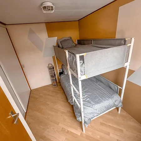 Boshuisje Lila Met Omheinde Tuin Voor Rustzoekers, Naast Het Bos Holiday home