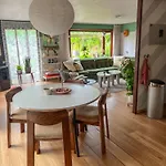 Boshuisjes Veluwe Lila Met Omheinde Tuin